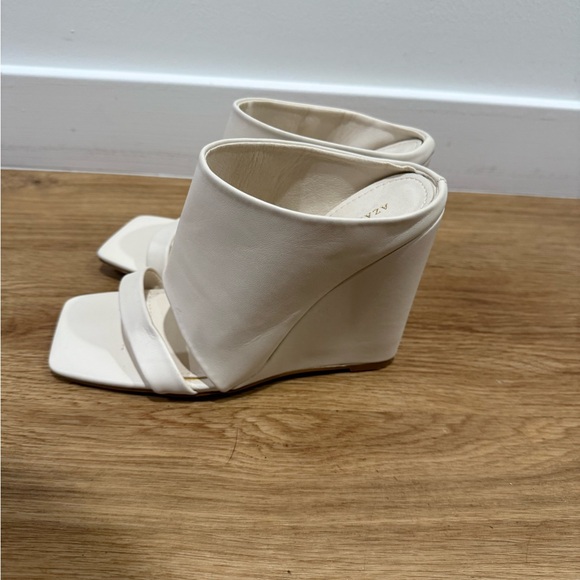 Elegant Cream Wedge Sandals - Picture 7 of 7